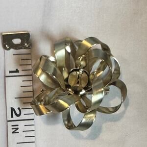 Vintage 1940"s Coro sterling dimensional bow brooch